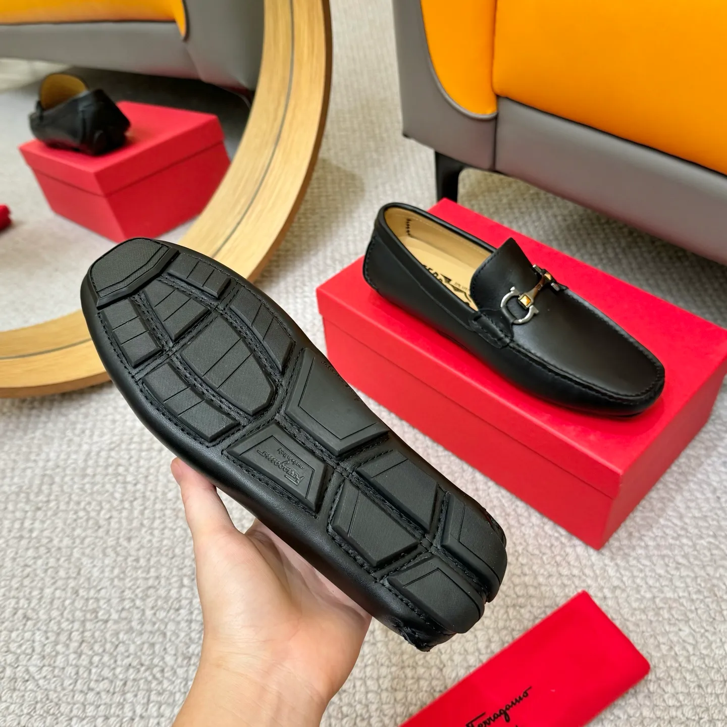Men's men's shoes 💰420 (Yangli) Ferragamo 〰Ferragamo 2⃣️0⃣️2⃣️5️⃣ New series 👊🏻 Upper 🇮🇹 Italian imported calfskin, original outsole molding. Water-dyed sheepskin lining. The identity of every successful man is set off, and the upper and lower shoes are elegant and stable🚶🏻🚶🏻The high-end custom counter original replica is an eternal classic🔍️Number of codes: 38-46 with counter packaging